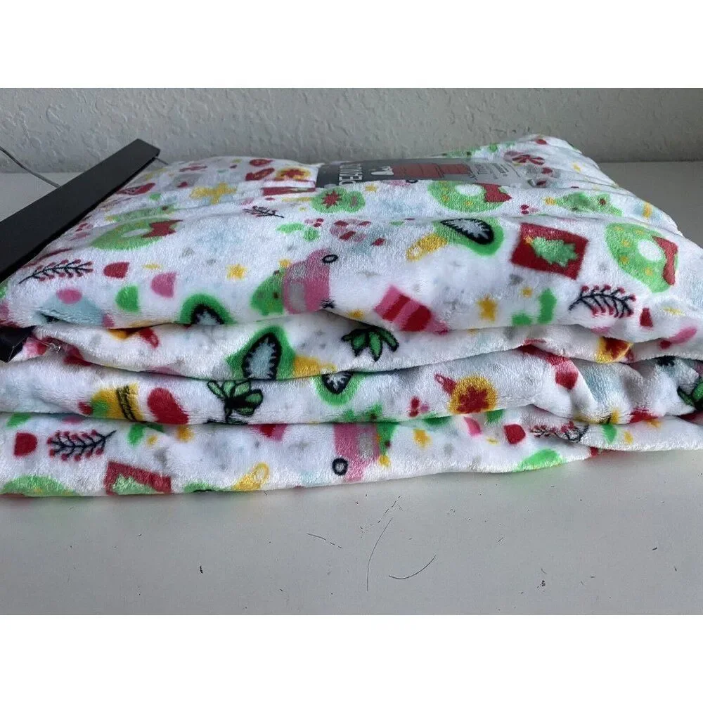 Peanuts Snoopy Throw Blanket 50x70” Christmas‎ Green Bobble Hat Ornaments NEW